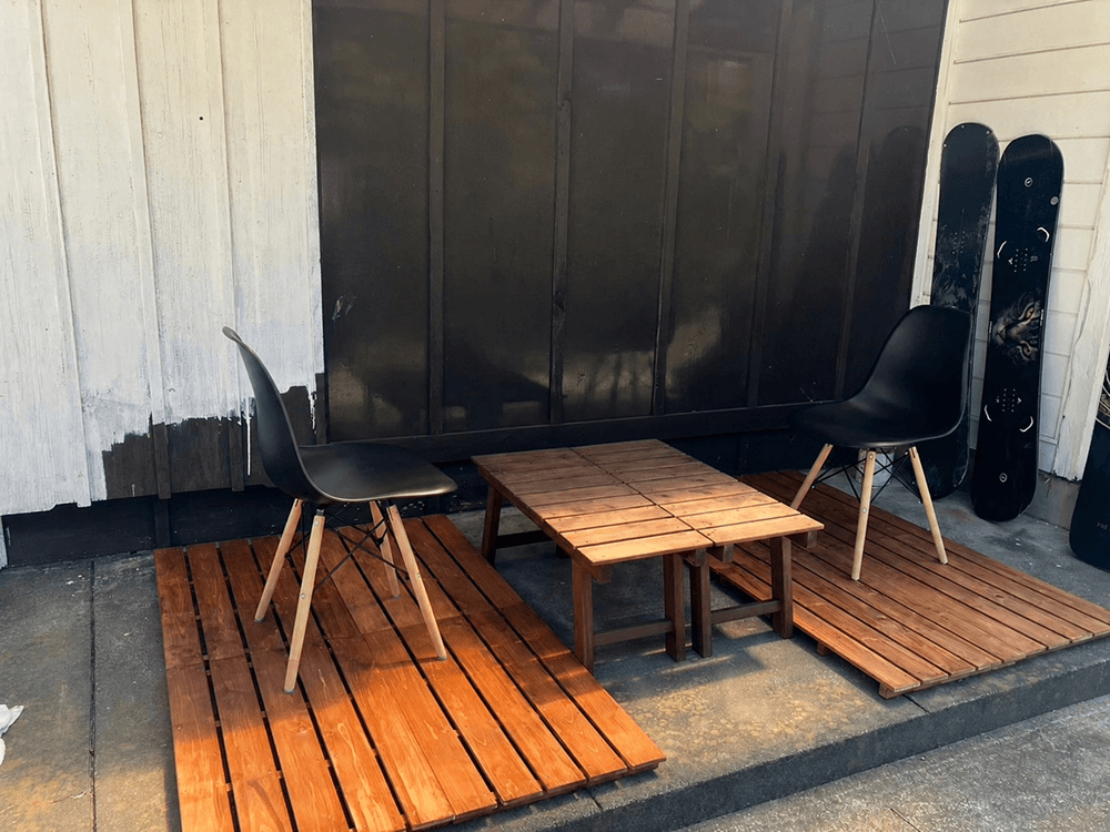 伊豆大島の素泊まり釣り宿「Guesthouse TETSU（ゲストハウステツ）」の屋外BBQスペース